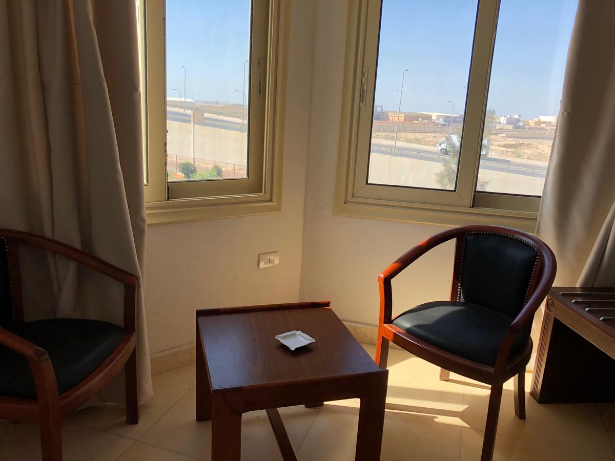 Royal Nj Hotel Borg El Arab Exterior photo